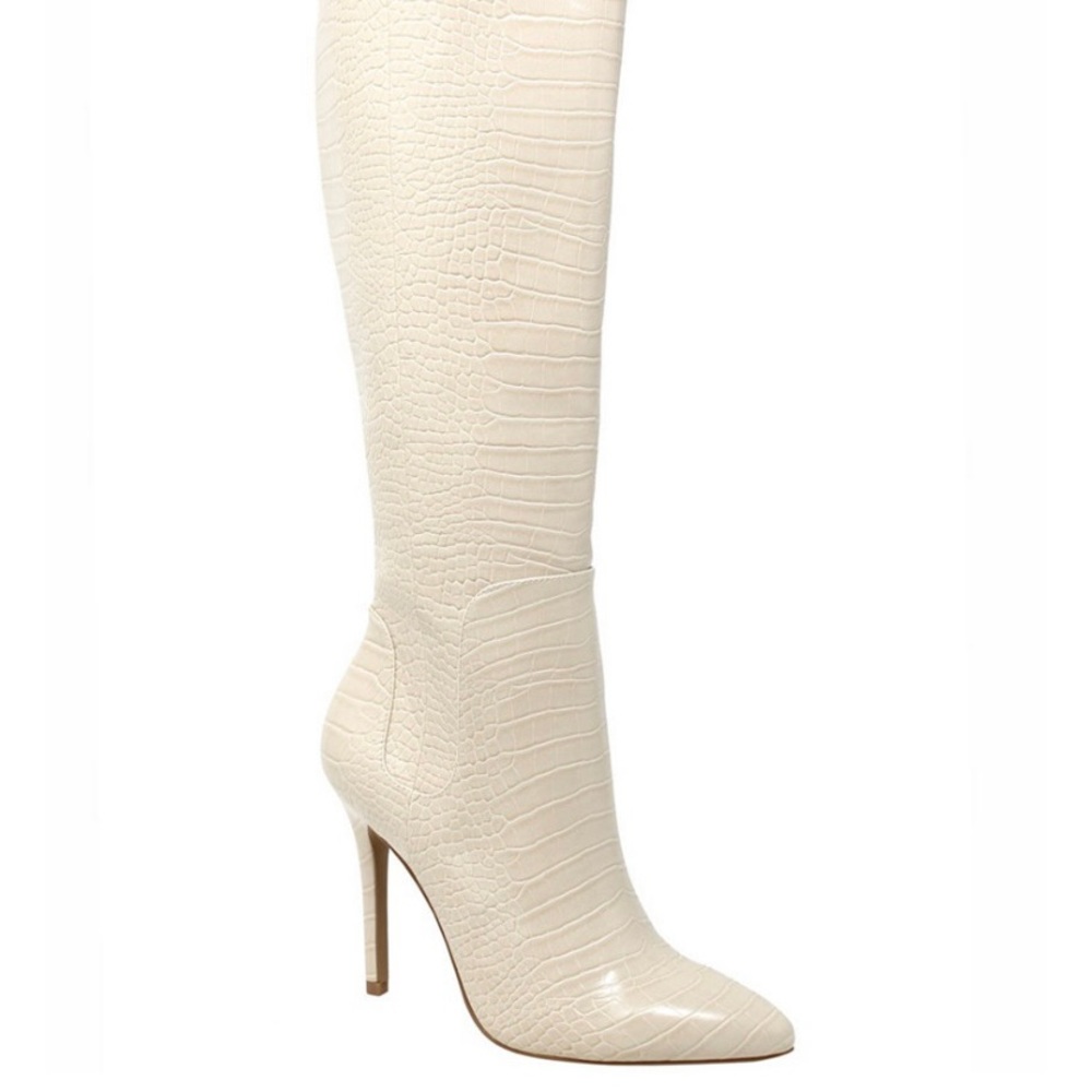 ⭐️Charles by Charles David panic croc embossed boots off white glossy croc